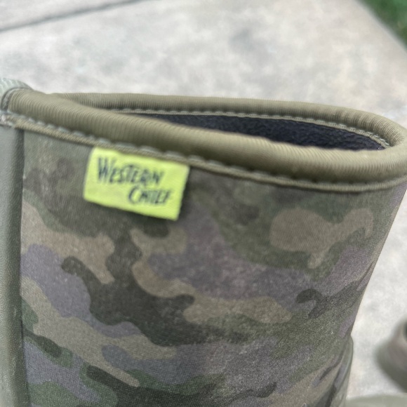 Western Chief Kids' Green Camo Boots Big kids Size 6 (Rain or Snow) - Picture 2 of 7